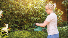 Akumulátorové nůžky na živé ploty EasyHedgeCut 18-45