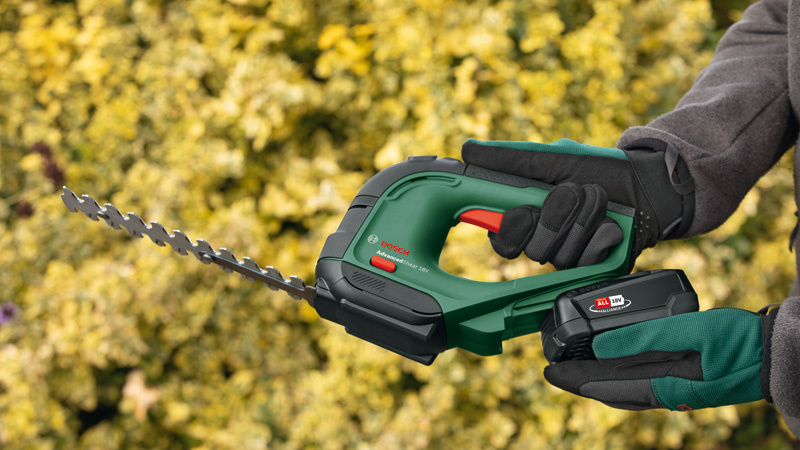 Akumulátorové nůžky na keře a trávu AdvancedShear 18V-10