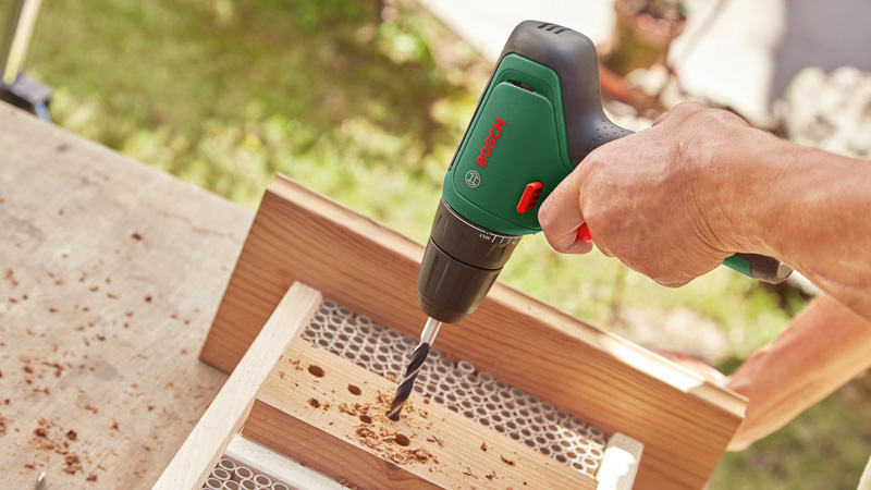 Akumulátorový vrtací šroubovák EasyDrill 1200