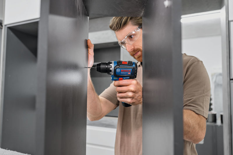 Akumulátorový vrtací šroubovák GSR 12V-32+2× 3,0 Ah + GAL 12V-40