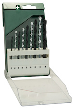 9dílná sada vrtáků: kov HSS-R/kámen 3,0 mm x 61 mm; 4,0 mm x 75 mm; 5,0 mm x 86 mm; 6,0 mm x 93 mm; 8,0 mm x 117 mm; 4,0 mm x 75 mm; 5,0 mm x 85 mm; 6,0 mm x 100 mm; 8,0 mm x 120 mm