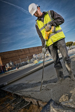 ponorný zhutňovač betonu (vibrátor)DeWALT DCE531N - webimage-15AFAC18-7A72-4DB5-9136C00B4E8A6C49